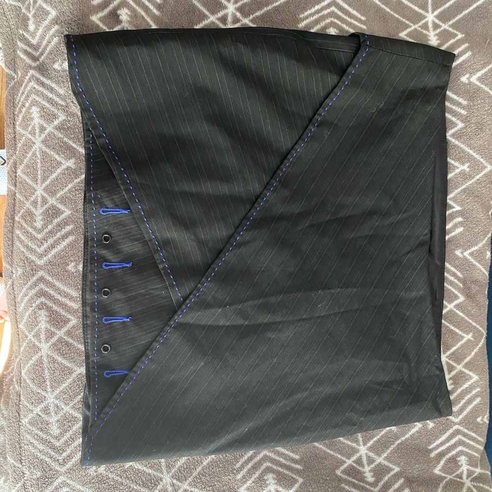 Trendy Bebe mini skirt